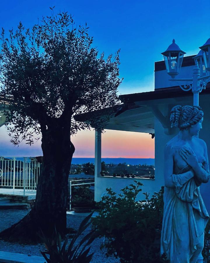 L'Incanto Di Nausicaa Ашеа Экстерьер фото